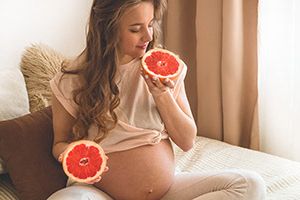Чи можна їсти грейпфрут під час вагітності?  фото