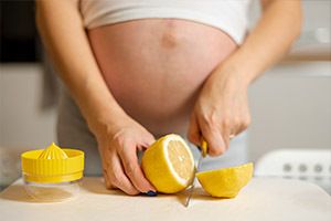 Лимон при беременности: его польза и вред в 1 2 и 3 триместре? фото