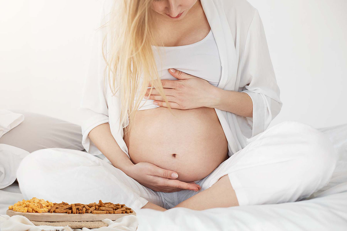 Почему беременным нельзя фаст-фуд? Советы специалистов в блоге СНТА